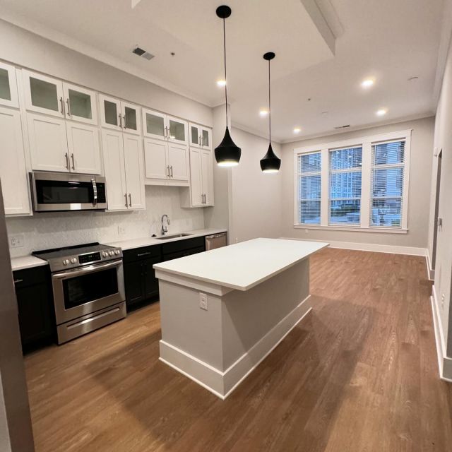 Check Out our 2.A4 Floorplan 
755 sq ft. Available NOW 
Call us at 571-655-2821 to schedule a tour! 
#thisisnwrliving #preserveatwestfields #notallapartmentsarethesame #luxuryliving #chantilly #fairfaxcountyva