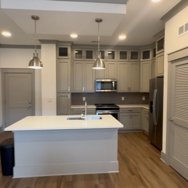 Unit 274 is available for an immediate Move-In!
This unit is a A1 Floorolan in phase 1 at 776 sqft. 

Stop by our offices to schedule a tour or call 571-655-2821! 

#notallapartmentsarethesame #thisisnwrliving #luxuryliving #fairfaxcountyva #luxuryapartments #northernvirginia #dmvapartnents